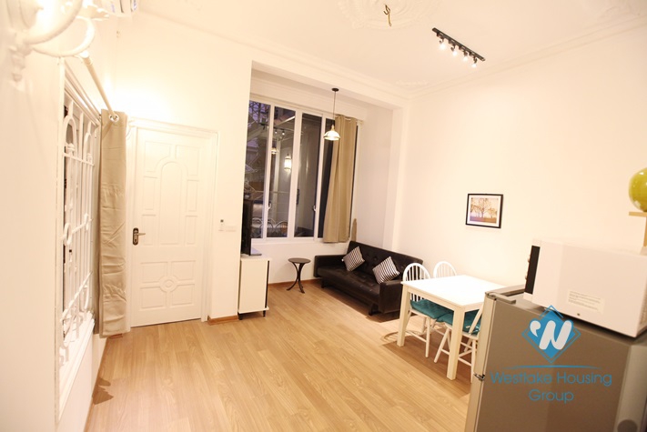 Good quality apartment for rent Dang Thai Mai st, Tay Ho district